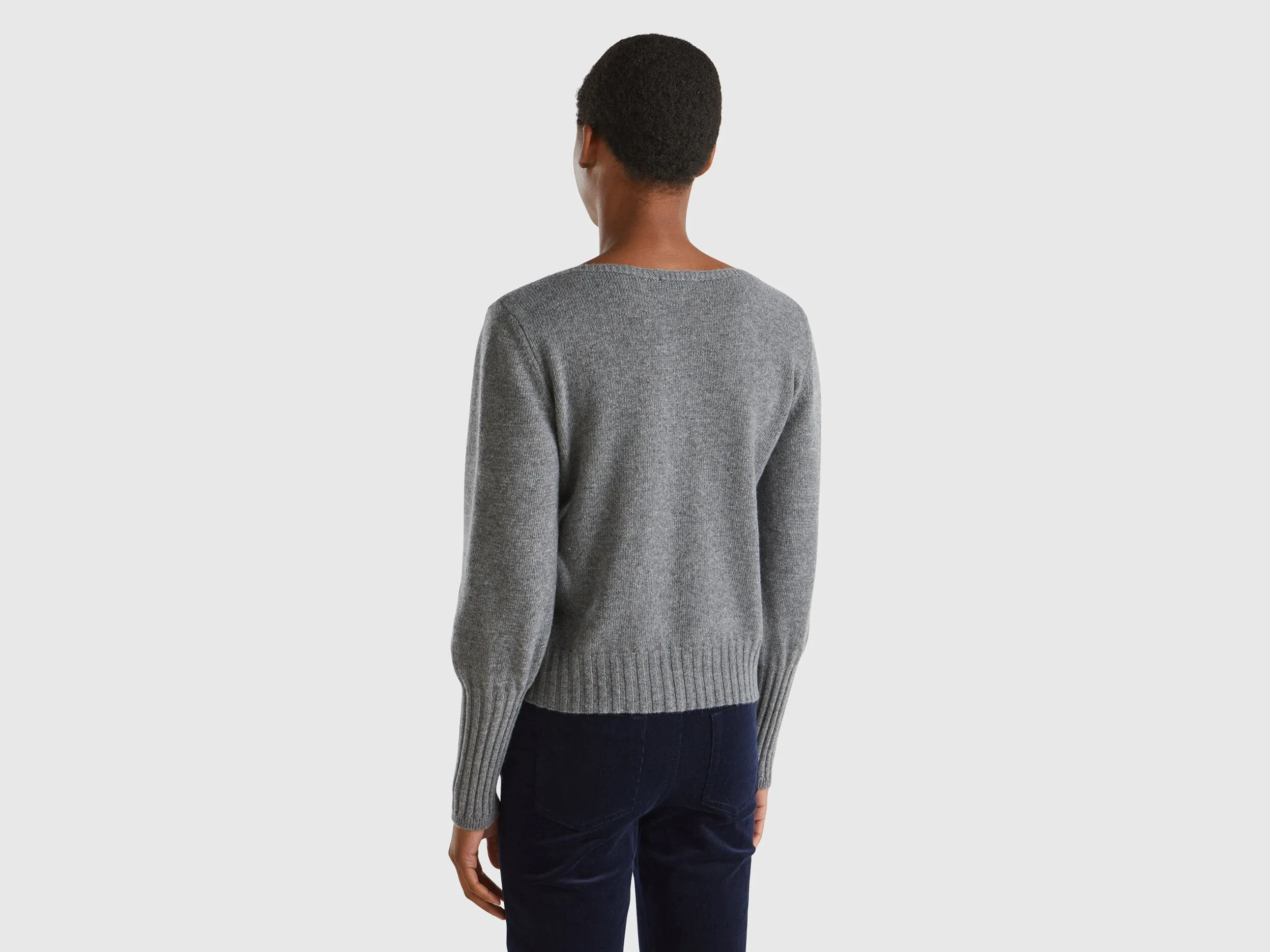Pulli mit U-Boot-Ausschnitt